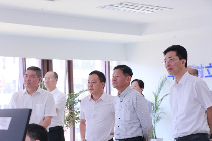 F:\yf\曠遠人.官網oa推文及圖片‚4\2405\福建財政廳副廳長\選.jpg